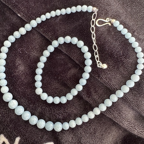 Denim blue beaded necklace with matching stretch bracelet by Jay King - Picture 4 of 13